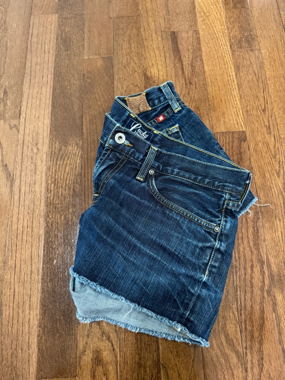 Lucky Brand Women's Mid Wash Blue Denim Cut Off Shorts - Picture 5 of 9